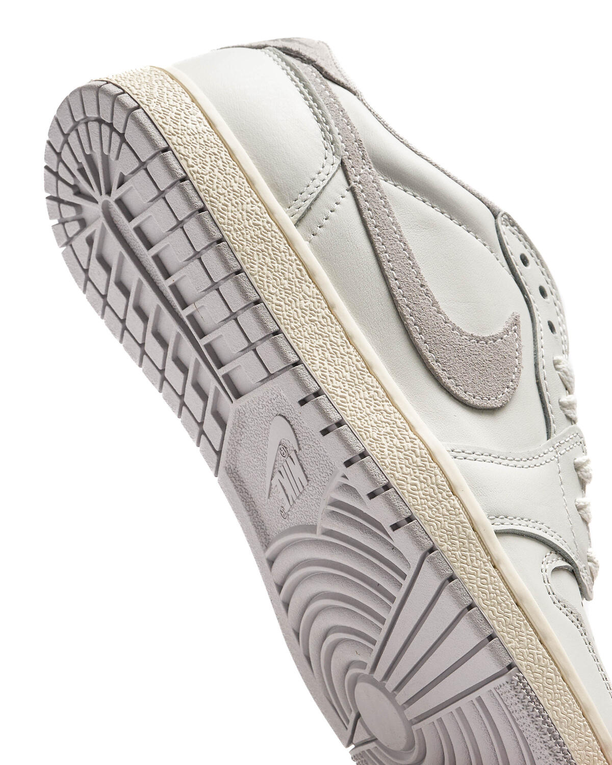 air-jordan-1-low-85-summit-